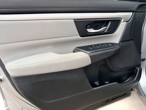 Used 2019 Honda CR-V LX image 11