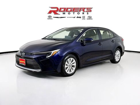 New 2026 Toyota Corolla XLE w/ Carpet Mat Package (TMS) image 3