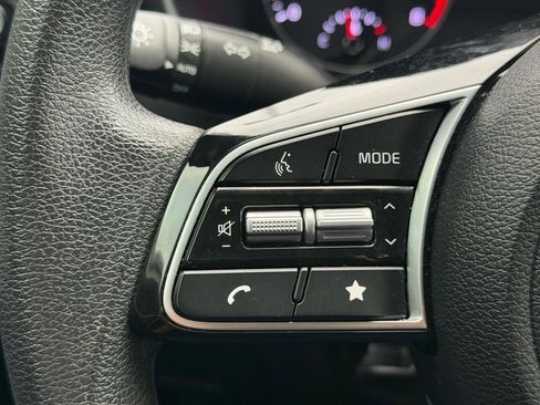 Used 2024 Kia Forte LXS w/ LXS Technology Package FWD image 13