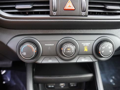 Certified 2023 Kia Forte LXS w/ LXS Technology Package FWD image 23