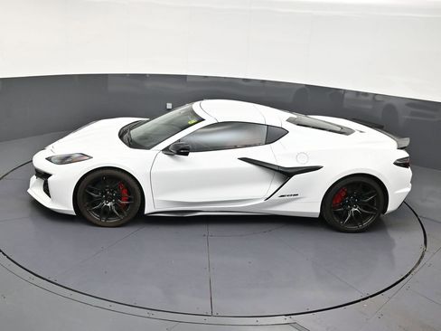 Used 2025 Chevrolet Corvette Z06 RWD image 14