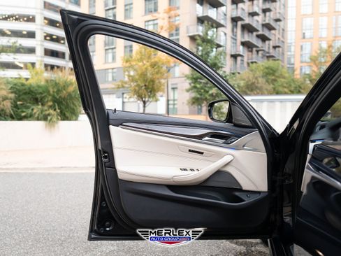 Used 2017 BMW 540i image 45