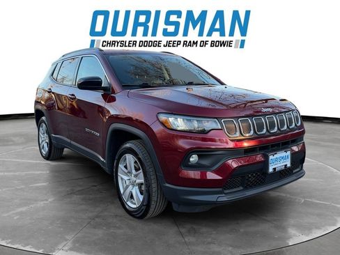Used 2022 Jeep Compass Latitude image 1