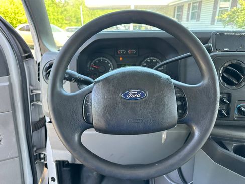 Used 2013 Ford E-450 and Econoline 450 Super Duty w/ Shuttle Bus Prep Pkg RWD image 15