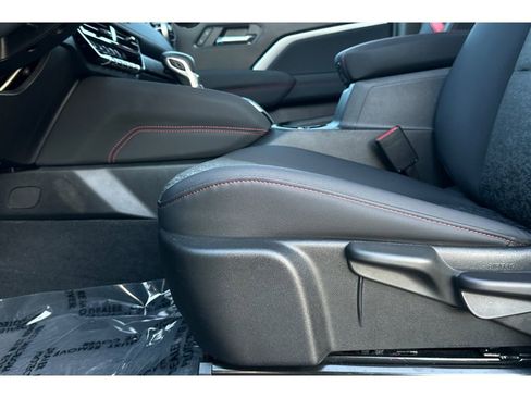 Used 2024 Chevrolet Colorado Z71 w/ Safety Package image 13