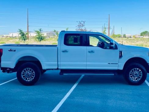 Certified 2022 Ford F350 Lariat w/ Chrome Package AWD/4WD image 4