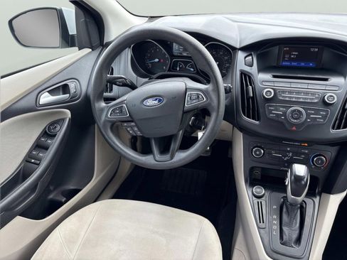 Used 2015 Ford Focus SE FWD image 13