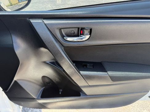 Used 2019 Toyota Corolla LE FWD image 23