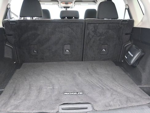 Used 2023 Nissan Rogue SV image 27