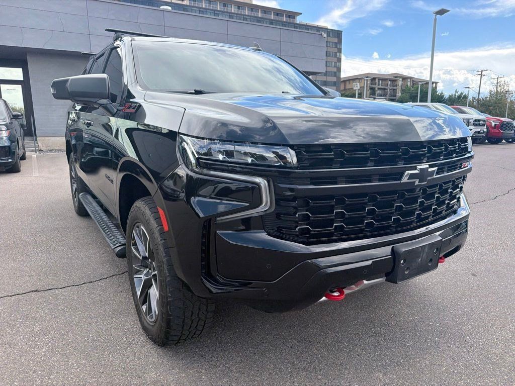 Used 2023 Chevrolet Tahoe Z71 w/ Luxury Package AWD/4WD image 3