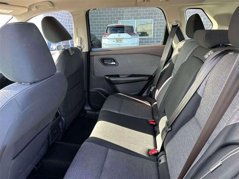 Certified 2021 Nissan Rogue SV image 10
