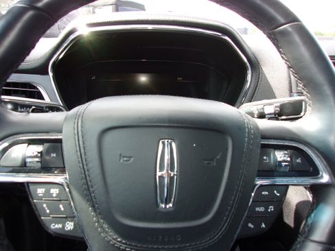 Used 2020 Lincoln Continental Reserve w/ Luxury Package image 15