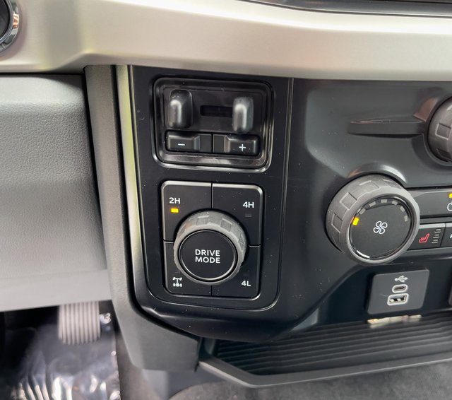 New 2026 Ford F250 XLT w/ XLT Premium Package AWD/4WD image 19