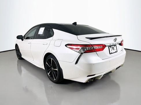 Used 2020 Toyota Camry XSE FWD image 7