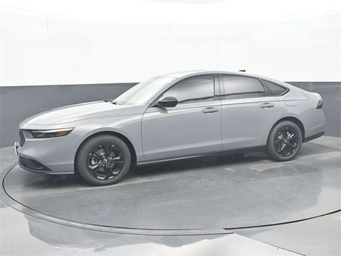 Certified 2025 Honda Accord SE image 4