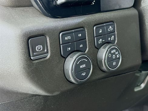 Used 2024 Chevrolet Silverado 3500 High Country w/ High Country Premium Package image 11