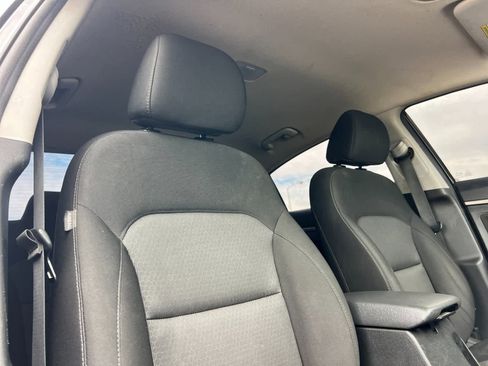 Used 2018 Hyundai Elantra SEL image 17