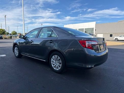 Used 2012 Toyota Camry LE FWD image 5