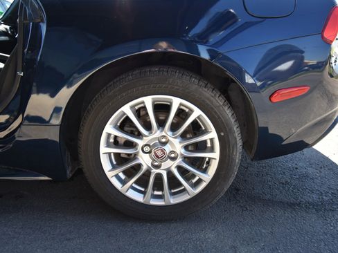 Used 2018 FIAT 124 Spider Classica w/ Technology & Siriusxm Group image 22