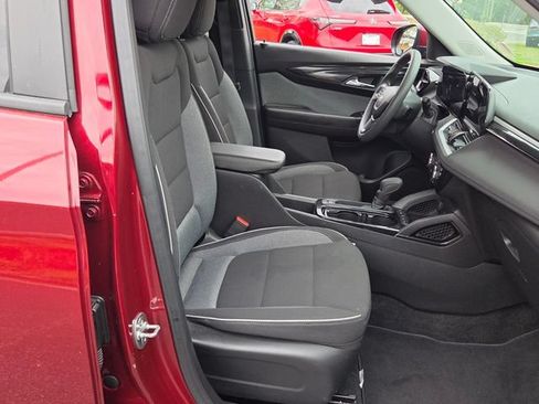 Used 2025 Chevrolet TrailBlazer LT AWD/4WD image 19