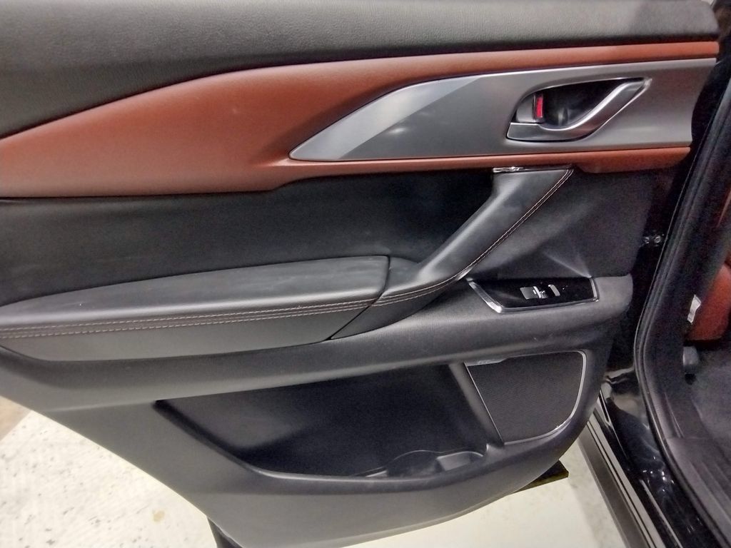 Used 2017 MAZDA CX-9 Signature AWD/4WD image 25