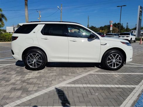 New 2025 Land Rover Discovery Sport S image 6