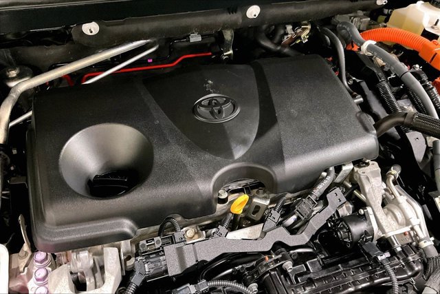 Used 2021 Toyota RAV4 XLE Premium AWD/4WD image 31