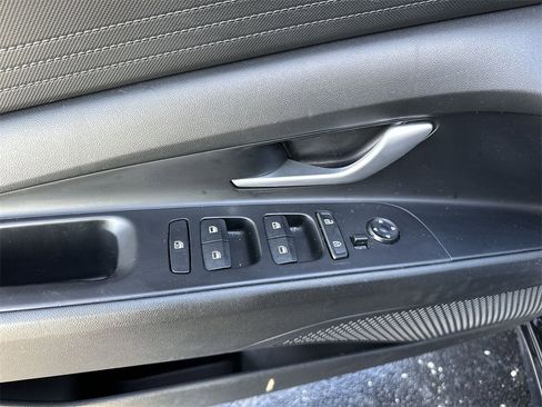 Used 2023 Hyundai Elantra SEL w/ Preferred Accessory Package image 13