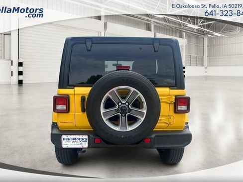 Used 2021 Jeep Wrangler Unlimited Sahara AWD/4WD image 4