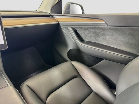 Used 2023 Tesla Model Y Long Range AWD/4WD image 19