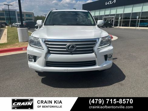 Used 2013 Lexus LX 570 4WD w/ Luxury Pkg image 7