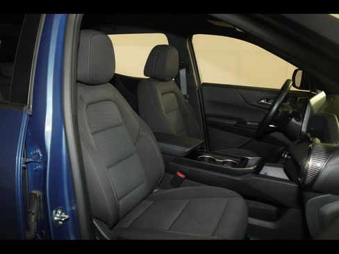 Used 2025 Chevrolet Equinox LT FWD image 28