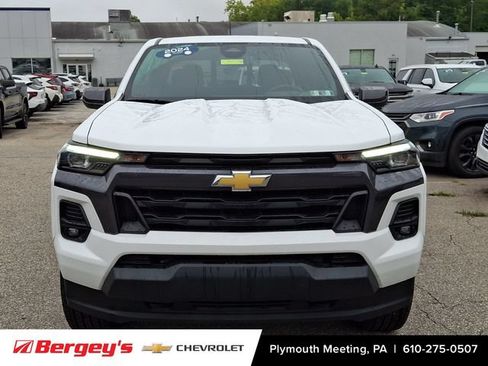 Used 2024 Chevrolet Colorado LT w/ LT Convenience Package III AWD/4WD image 3
