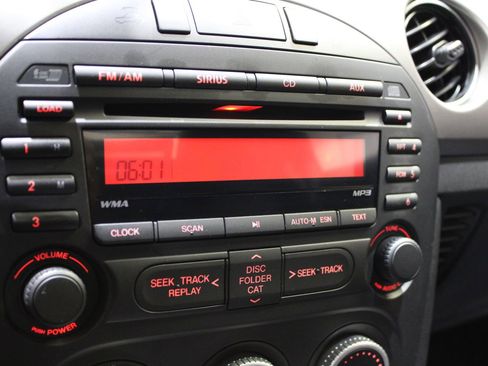 Used 2011 MAZDA MX-5 Miata Touring image 26