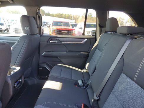 New 2025 GMC Acadia Elevation image 12