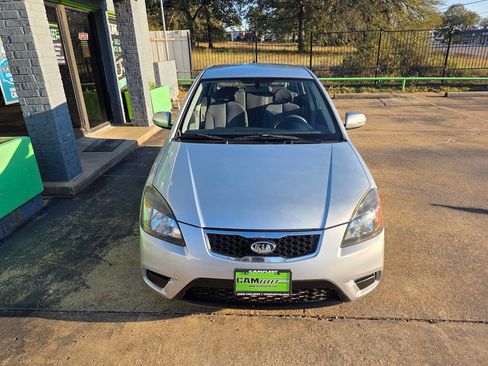 Used 2010 Kia Rio5 w/ Value Pkg image 4