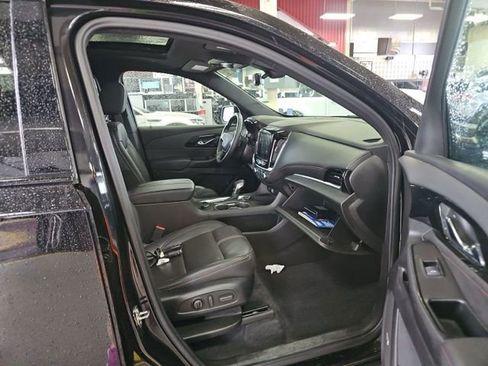 Used 2023 Chevrolet Traverse RS w/ LPO, Floor Liner Package AWD/4WD image 10