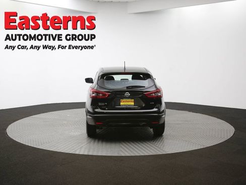 Used 2020 Nissan Rogue Sport S image 35