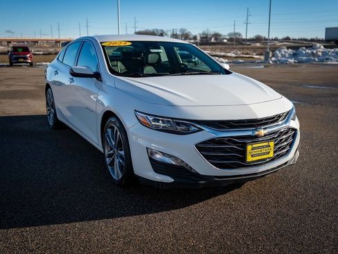 Used 2024 Chevrolet Malibu LT image 3