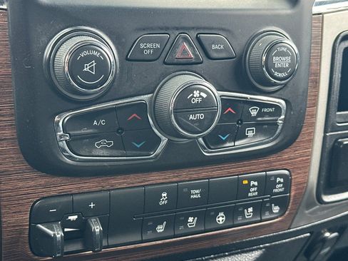 Used 2019 RAM 1500 Laramie AWD/4WD image 18