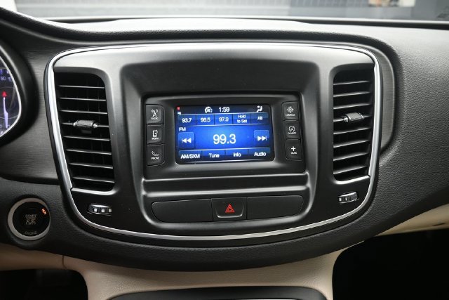 Used 2016 Chrysler 200 Limited w/ Convenience Group FWD image 11