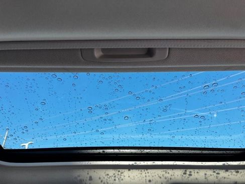 Used 2017 Subaru Outback 2.5i Limited image 12