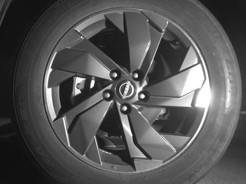 Used 2025 Nissan Rogue SV image 12