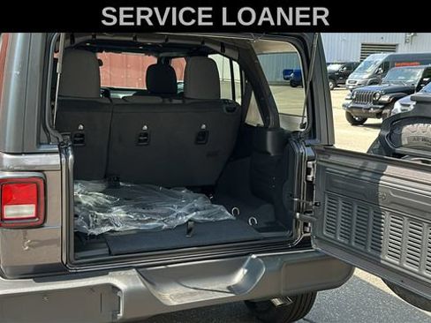 Used 2025 Jeep Wrangler Unlimited Sport AWD/4WD image 26