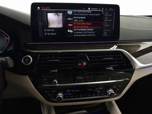 Used 2021 BMW 540i xDrive w/ M Sport Package image 22