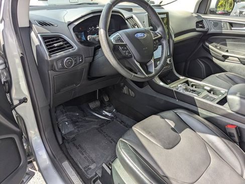 Used 2022 Ford Edge Titanium image 5