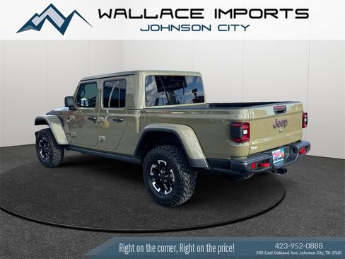 Used 2025 Jeep Gladiator Rubicon image 3
