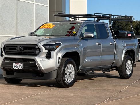Certified 2025 Toyota Tacoma SR5 image 10