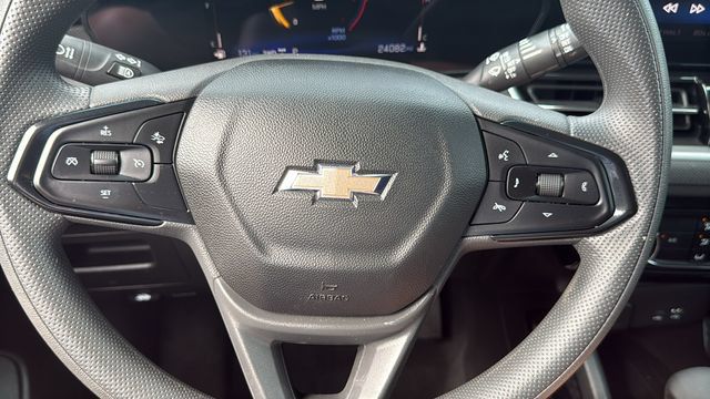 Used 2025 Chevrolet TrailBlazer LT AWD/4WD image 16