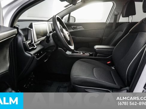 Used 2025 Kia Sportage LX FWD image 16